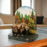 Бронзовая статуэтка "Медведь в лесу"